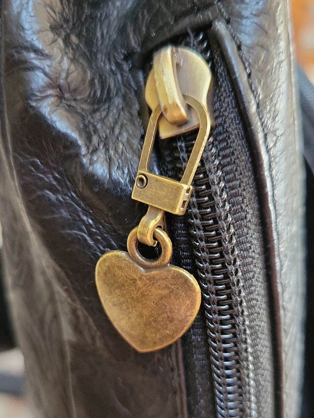 EUC- Great American Leatherworks Convertible Stamped Leather Backpack/Slingbag